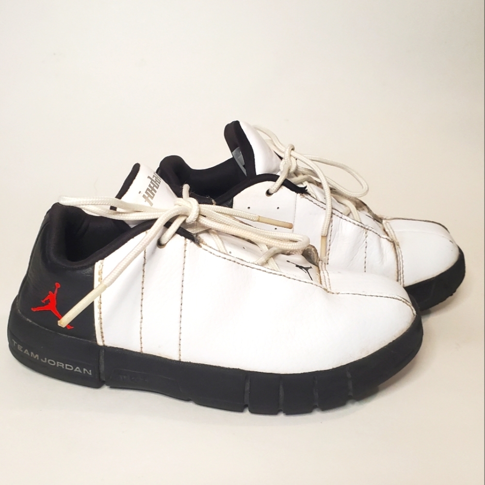 Nike Air Jordan TE 2 Low A02102-101 White Black Basketball Shoes Size 10C Childs